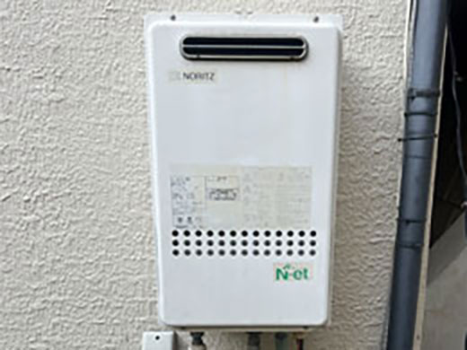 横浜市南区周辺 給湯器交換 施工前