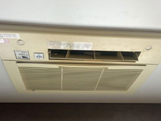船橋市 温水式浴室暖房乾燥機交換 施工前