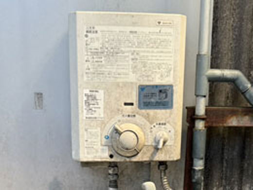 寝屋川市 ガス瞬間湯沸器交換 施工前