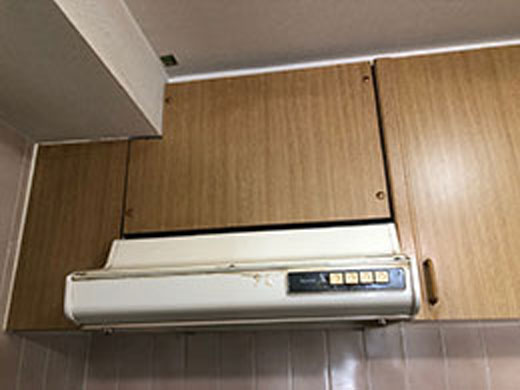 多摩区周辺 レンジフード交換 施工前